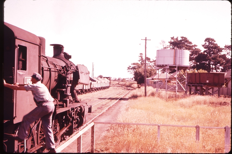 100276: Heywood Down Passenger J 547 Receding view of locomotive from platform