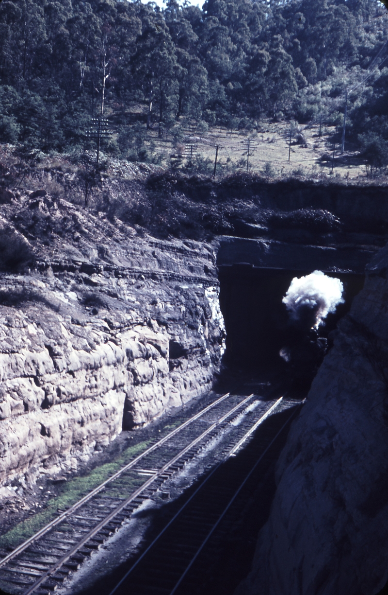 101547: Marrangaroo Tunnel up portal Up Passenger 3210