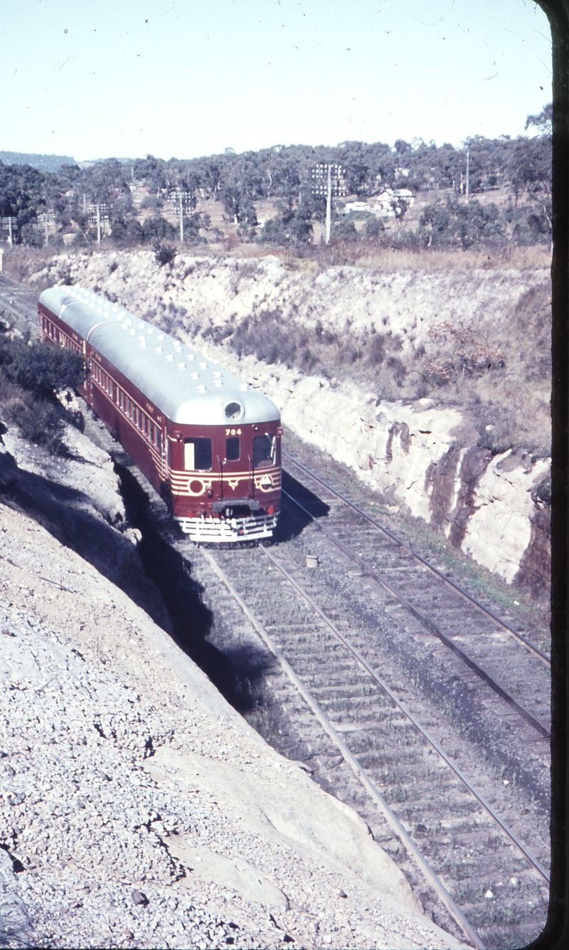 101548: Marrangaroo Tunnel up portal Up 2-car Diesel from Orange 704 trailing