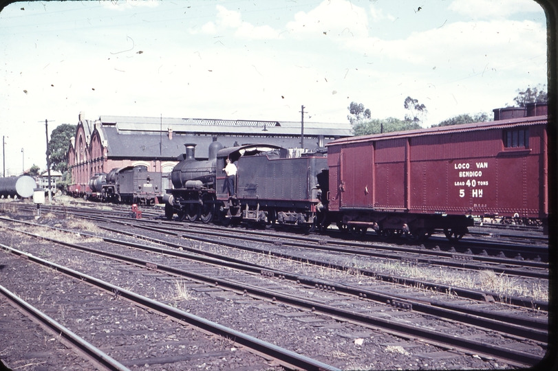 102107: Bendigo Locomotive Depot Down Plant Train D3 688