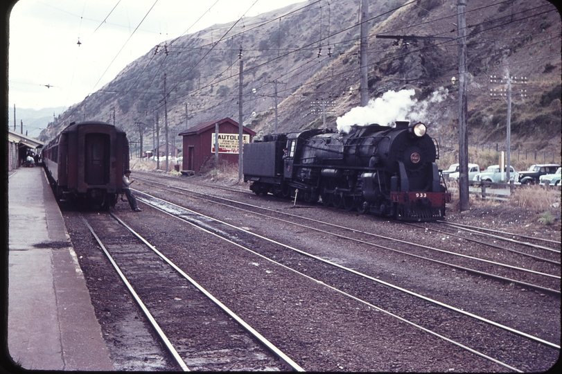103386: Paekakariki Express to Wellington Ka 933