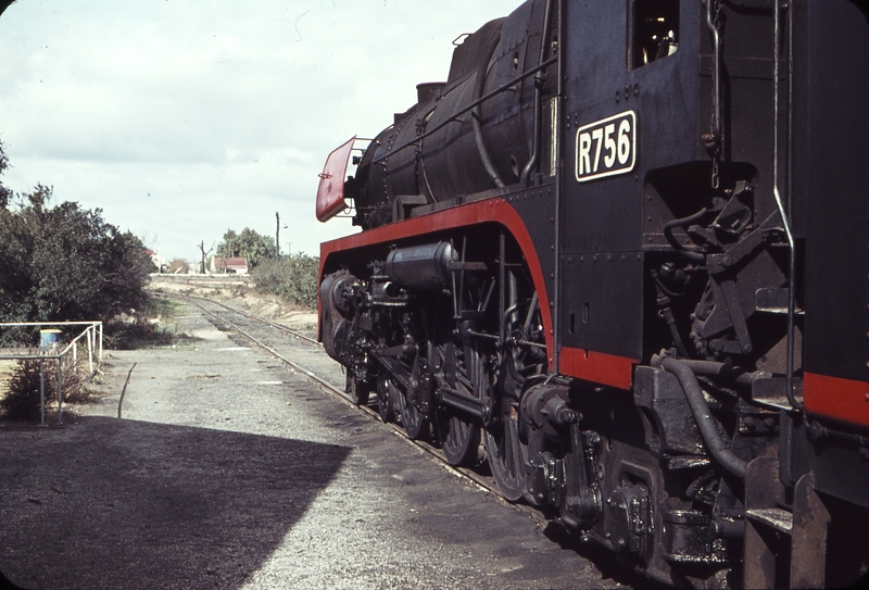 104905: Mildura Locomotive Depot R 756