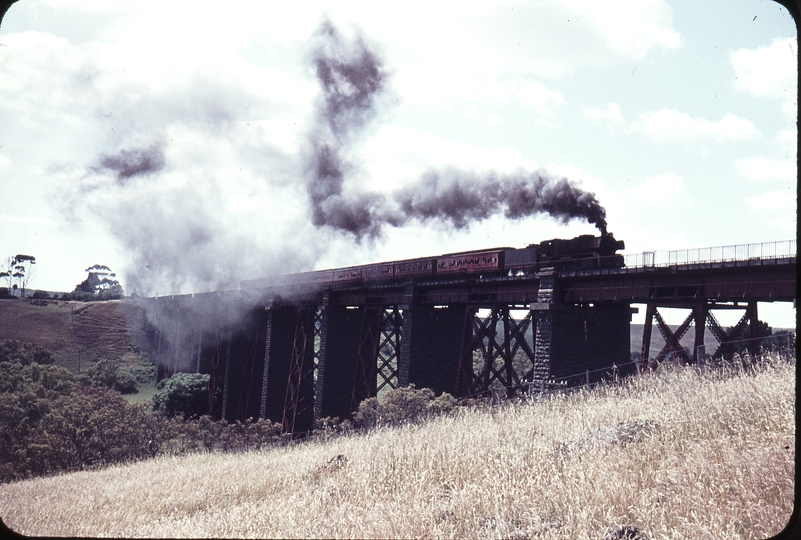 105164: Moorabool Viaduct Down ARE Special R 747