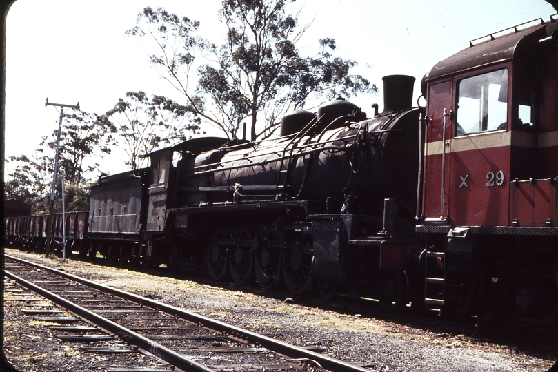 106242: Conara Junction Q 5 en route to Hobart hauled by X 29