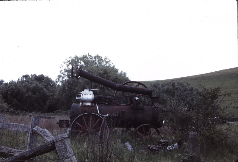 106643: Between Orange and Turkey Creek NSW Portable steam generator Photo Miss Ruth Pirani