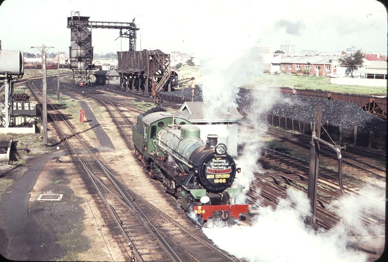 107537: East Perth Locomotive Depot Up Light Engine W 904