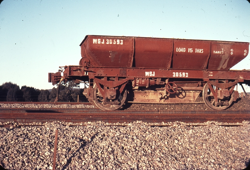 107581: Woodbridge South Ballast Wagon discharging