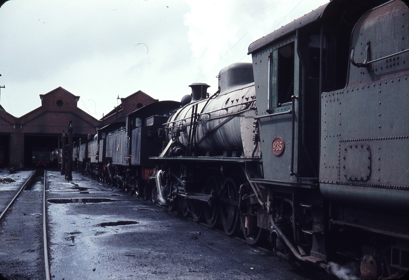 107688: East Perth Locomotive Depot W 935 shunting Dd and Dm Class Locomotives