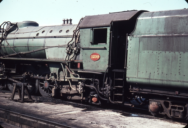 107832: Narrogin Locomotive Depot V 1209