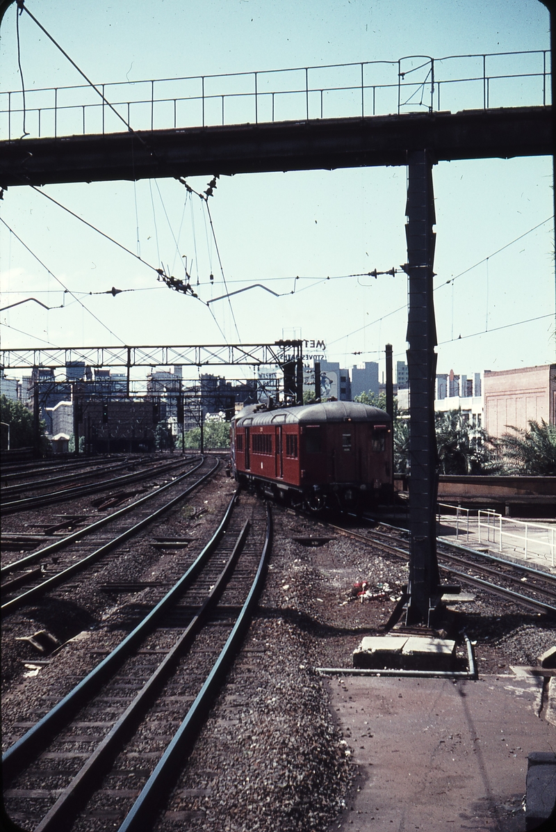 107964: Sydney Central Up Suburban train from underground