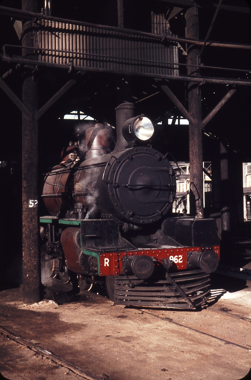 108164: Rockhampton Locomotive Depot C17 962
