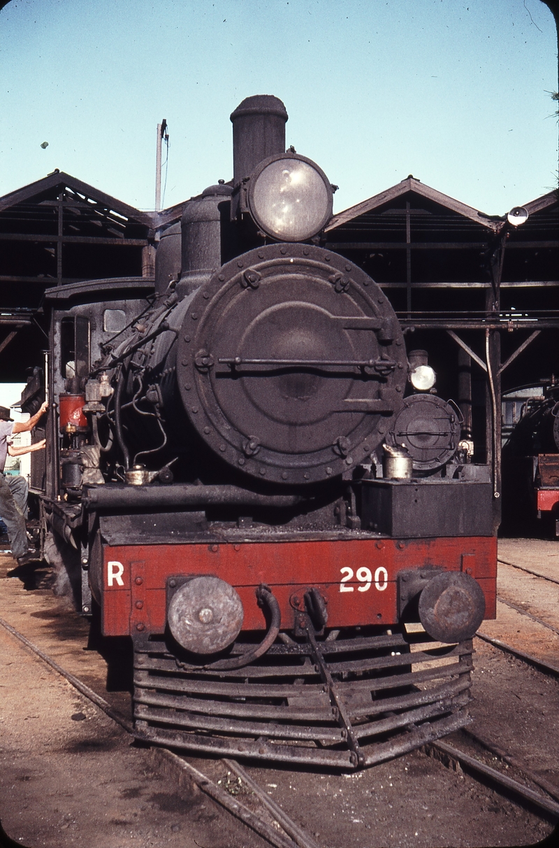 108166: Rockhampton Locomotive Depot B15con 290