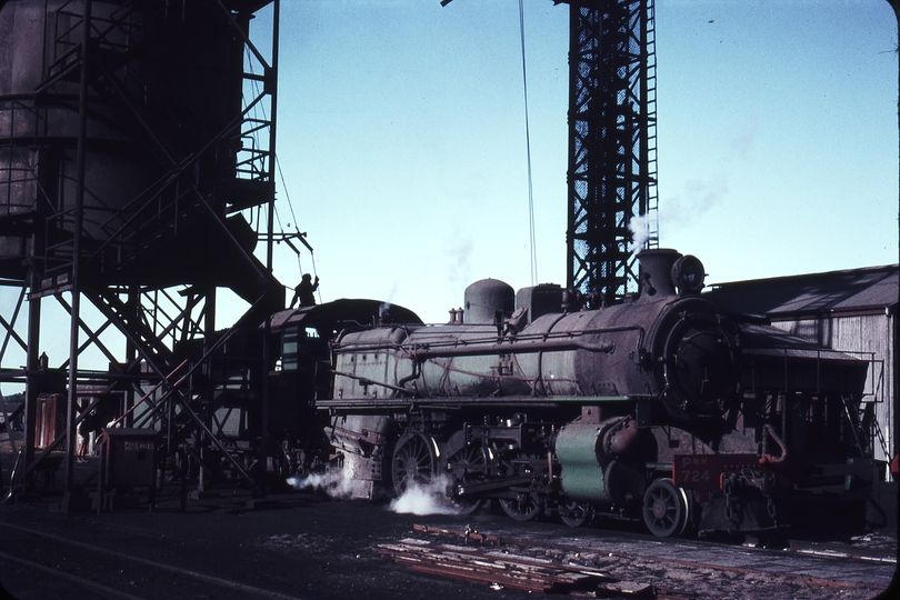 109153: East Perth Locomotive Depot Pmr 724