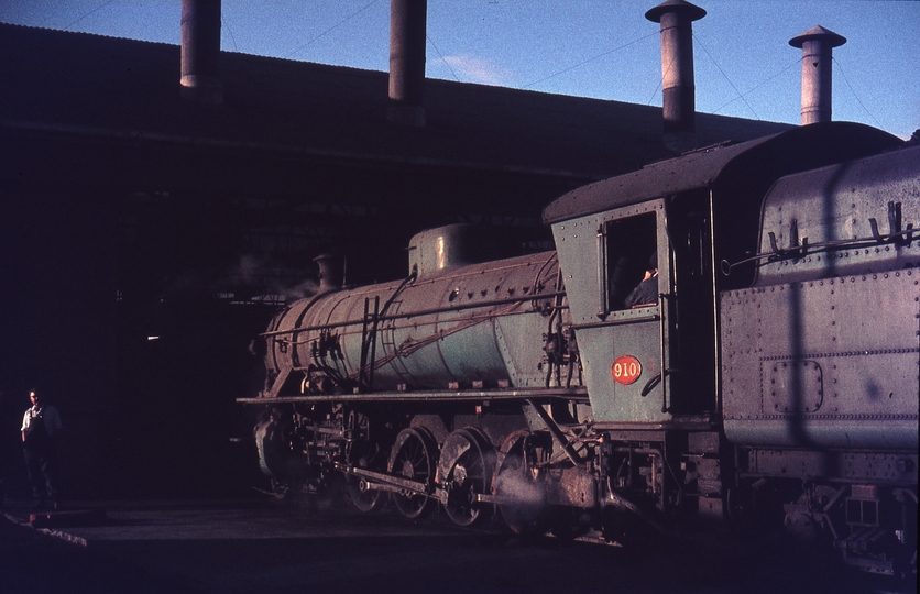 109835: Narrogin Locomotive Depot W 910