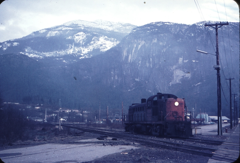 110391: Squamish BC Light Engine 568