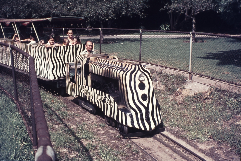 112288: Melbourne Zoo Miniature Railway