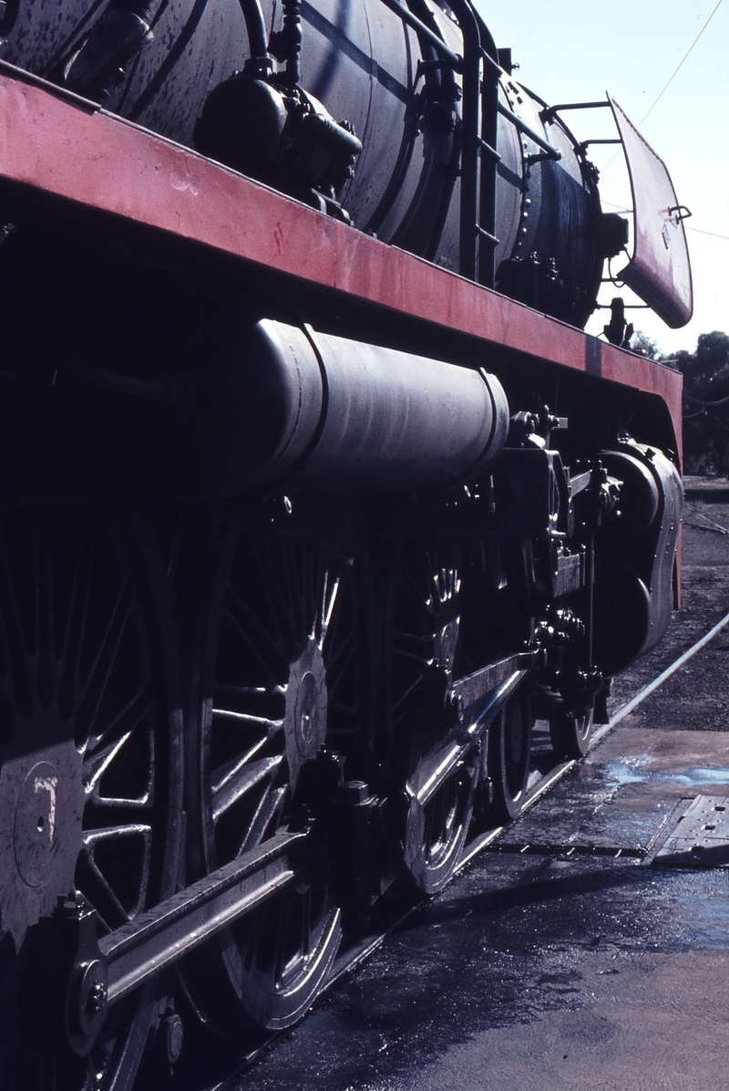 112635: Seymour Locomotive Depot R 761