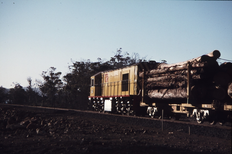 112765: Longreach Junction down side Down Log Train ZA 4