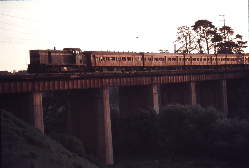 113168: Darebin Creek Bridge Down Special Passenger T 404
