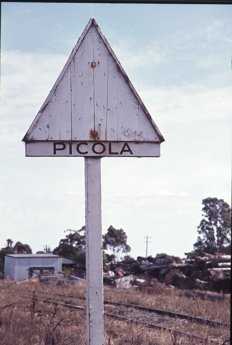 113379: Picola Location Board