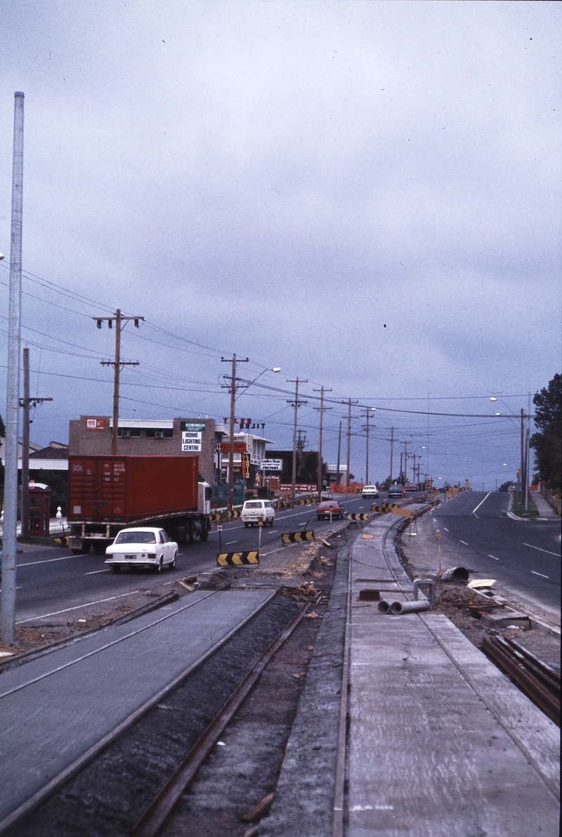 114104: Burwood Highway at Cromwell Street Looking West