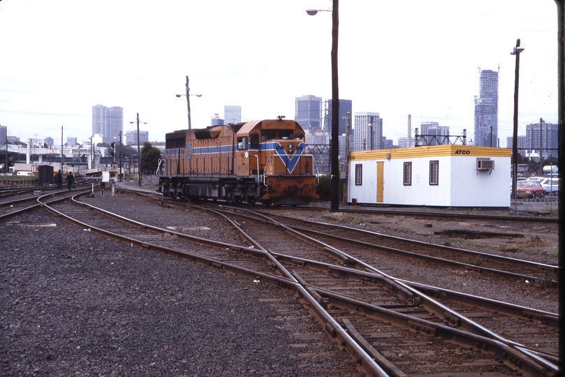 115334: South Dynon Locomotive Depot L 257