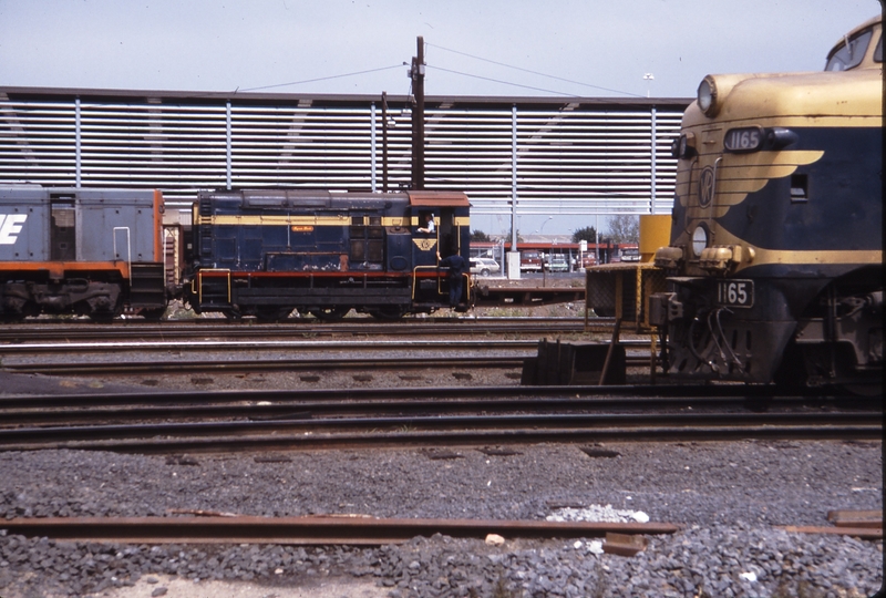 115348: South Dynon Locomotive Workshops Shunter F 208 and L 1165