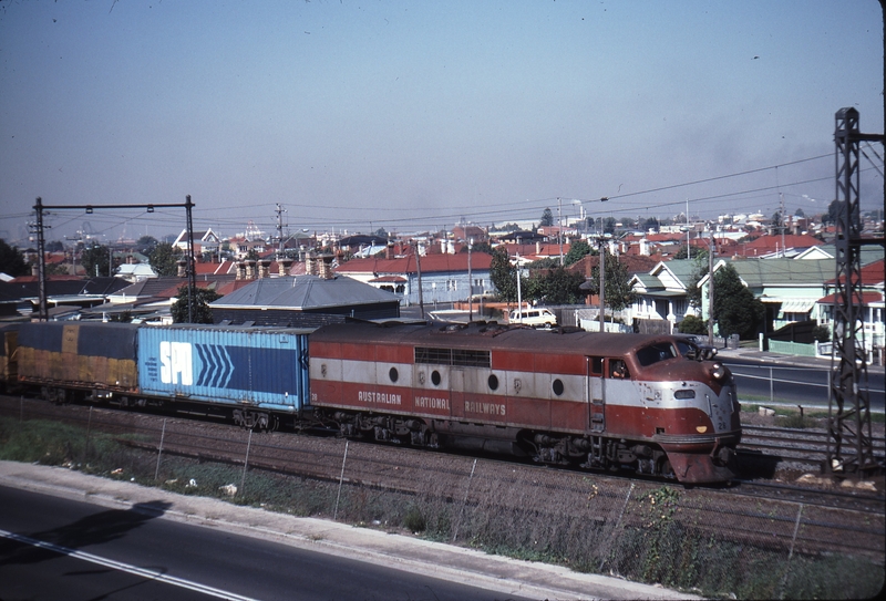 115417: West Footscray Junction Down Freight GM 28