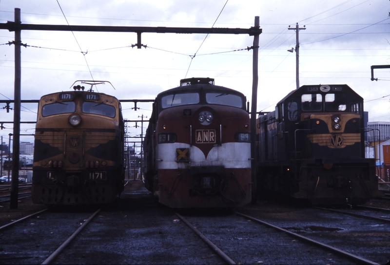 115460: South Dynon Locomotive Depot L 1171 931 T 383
