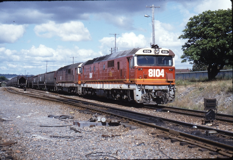 115632: Port Waratah Loaded Coal Train 8104 8115