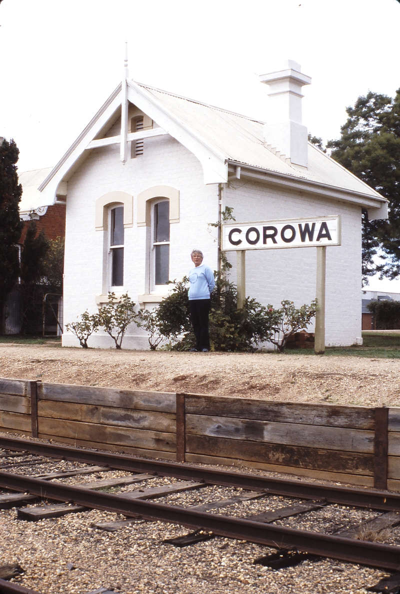 115762: Corowa Barbara McIntosh standing on platform