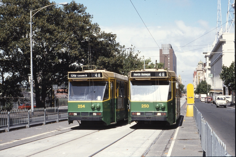116273: Flinder Street at Spring Street Up A1 254 and Down A1 250