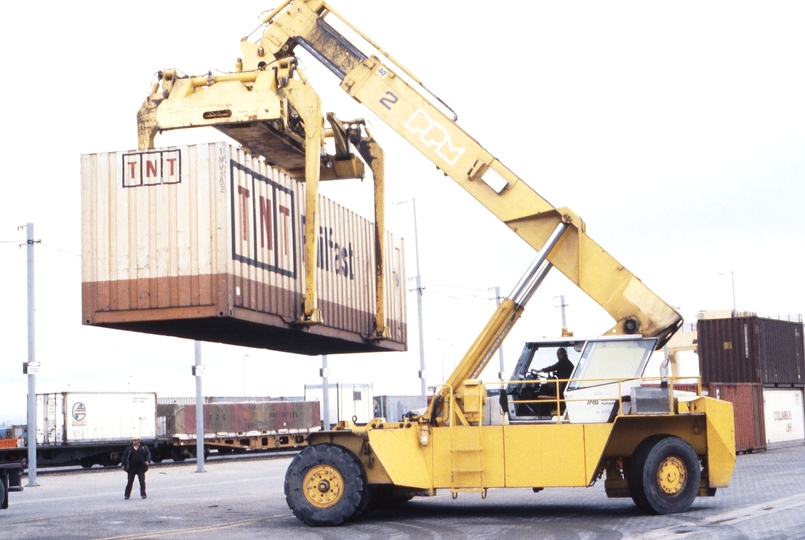 116966: Islington Freight Terminal PPM Piggypacker