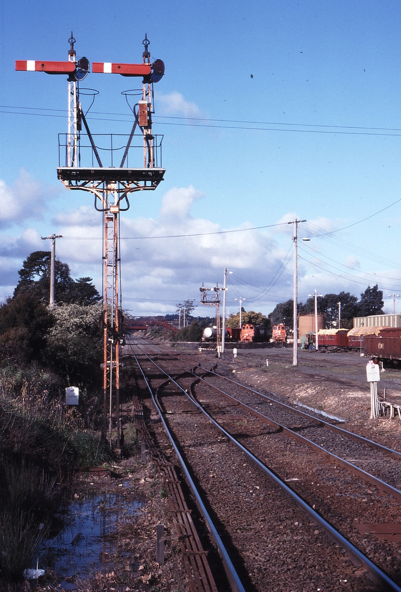 117355: Ballarat East Signals at Melbourne end of Platform