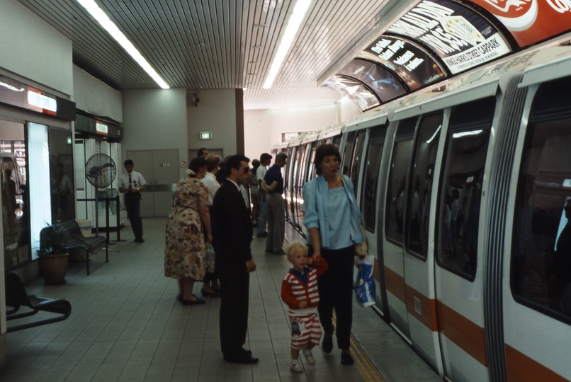 117972: Sydney TNT Monorail City Centre Station