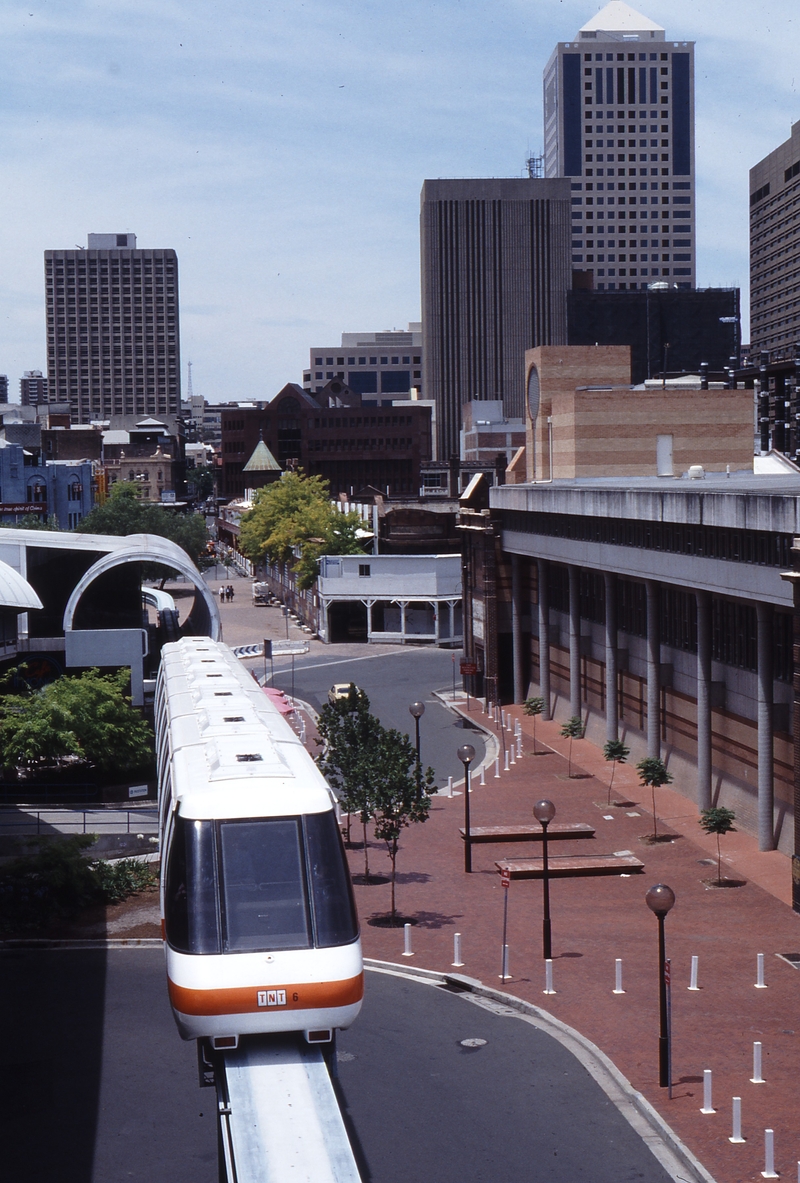 117976: Sydney TNT Monorail Train approaching Haymarket Station