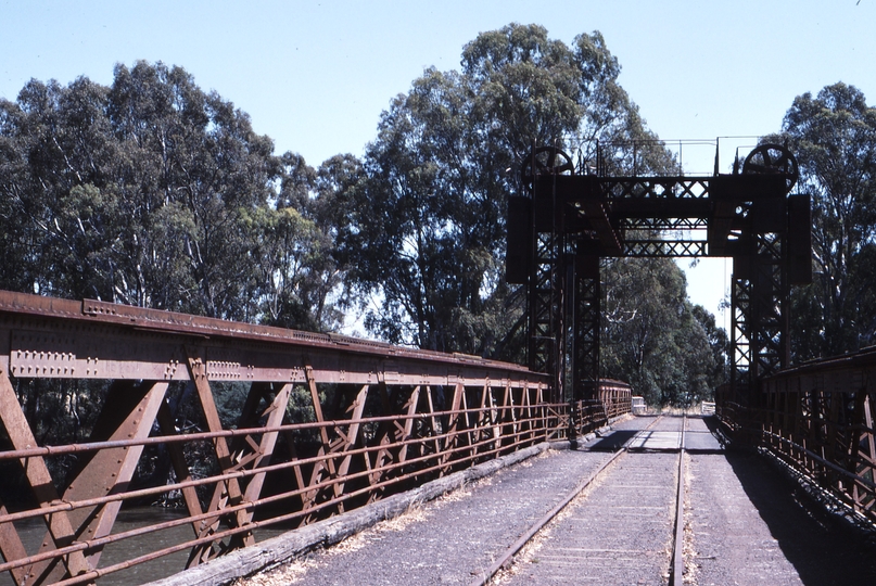 118118: Murray River Bridge Tocumwal Looking North