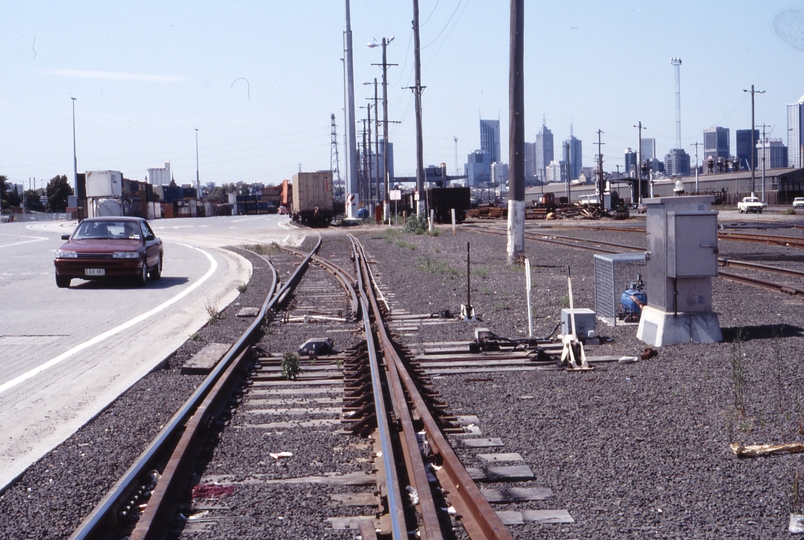 118264: South Dynon Container Terminal Tracks at West End of Coke and Flexi Roads Looking East