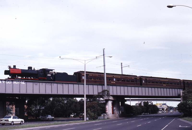 118711: Gardenvale up side Nepean Highway Bridge 7588 Up Special Passenger J 515 leading T 320 trailing