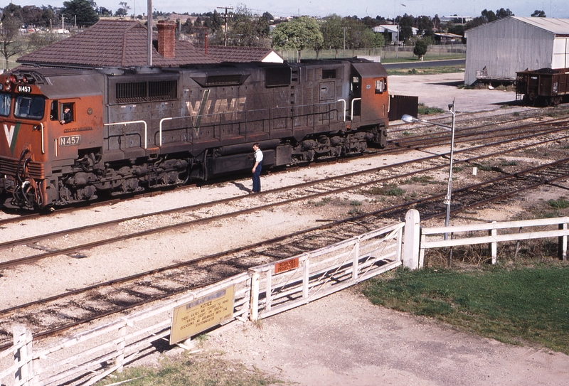118931: Bairnsdale N 457 and hand gates
