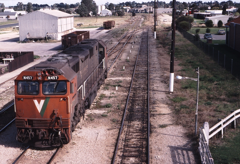 118932: Bairnsdale N 457 backing down for Up Passenger to Melbourne