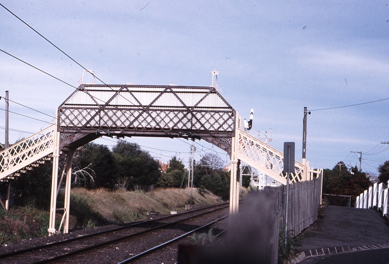 119337: Eglinton Street Footbridge km 6.5 Essendon Line Looking towards Melbourne