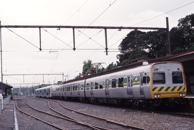119481: Lilydale Suburban 3-car Comeng + 4D Double Deck Train 375 M nearest