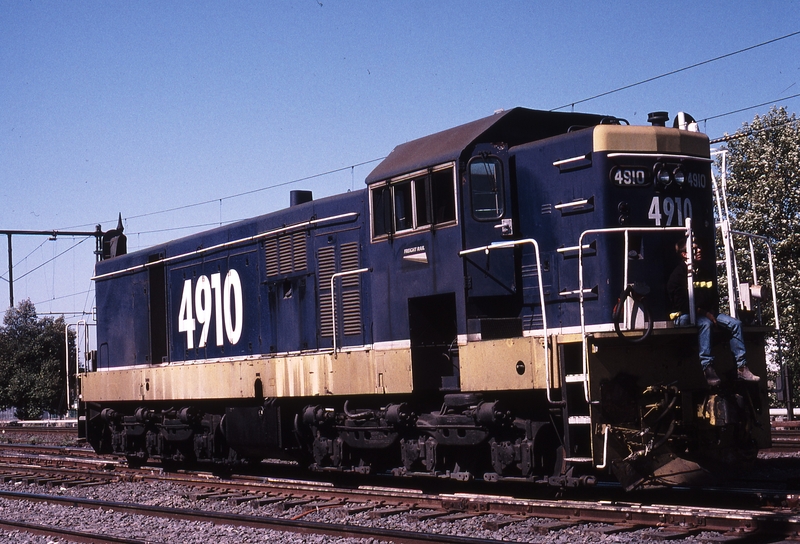 119565: Spotswood Anzac Siding National Rail Shunter 4910