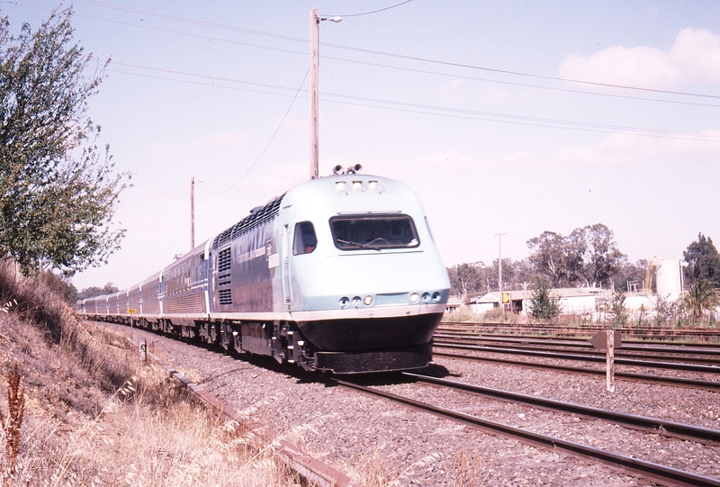 119652: Seymour 8611 Down Daylight XPT XP 2000 Tilt Train leading