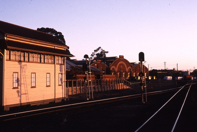 119904: Bendigo Looking towards Melbourne from Platform