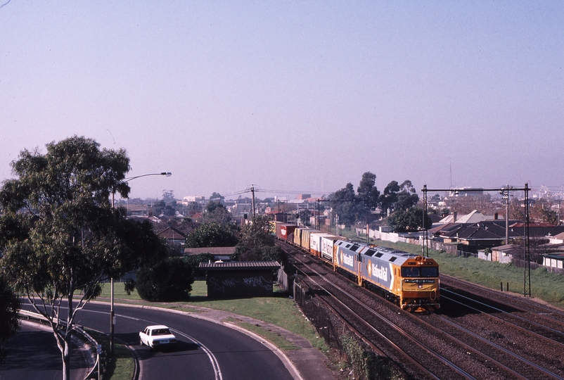 119949: West Footscray Junction 9751 Freight to Adelaide BL 35 BL 29 One Nation Special with Prime Minister Keating on Footplate