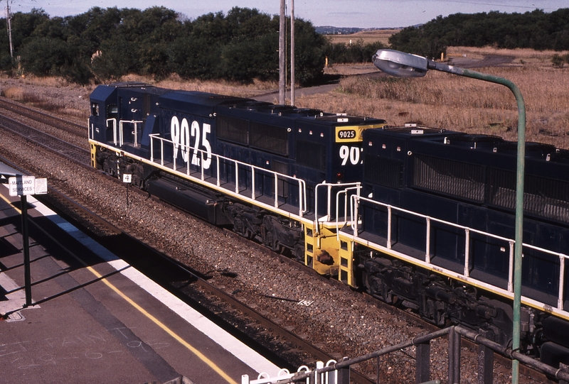 120016: Hexham Up Coal Train 9025 9030