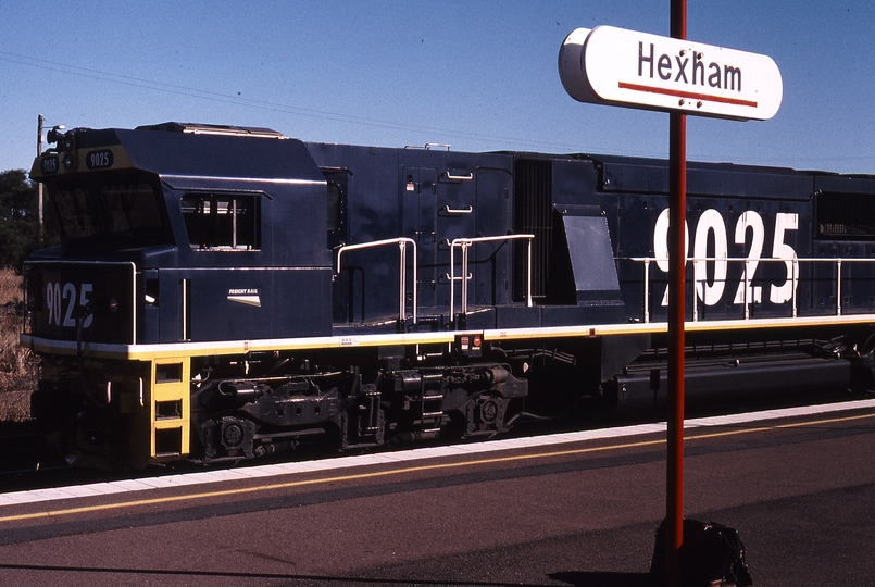120017: Hexham Up Coal Train 9025 9030