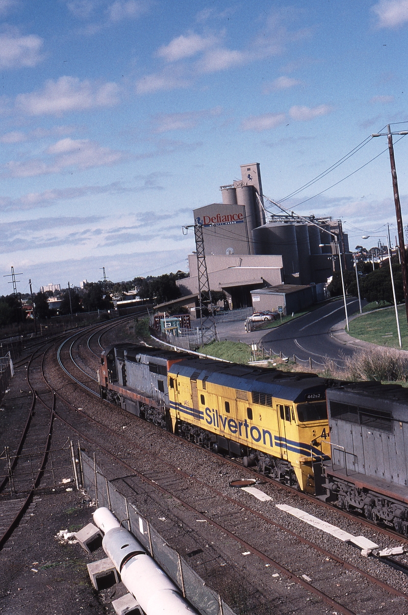 121140: Newport - Brooklyn Melbourne Road Overbridge 9804 Down Steel Train C 510 442s2 C 509